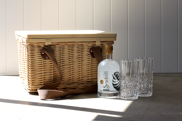 Beautiful Seadrift  non alcoholic picnic gift pack glasses